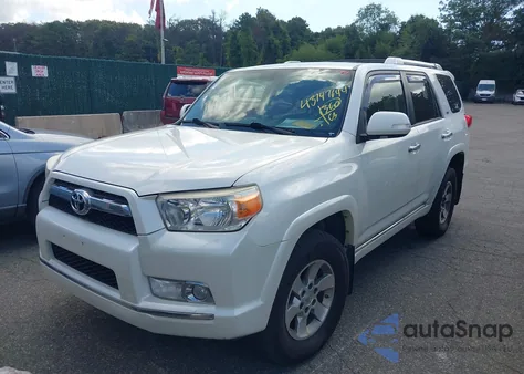 2013 Toyota 4Runner Sr5 z USA, uszkodzony, nr VIN JTEBU5JR3D5130804